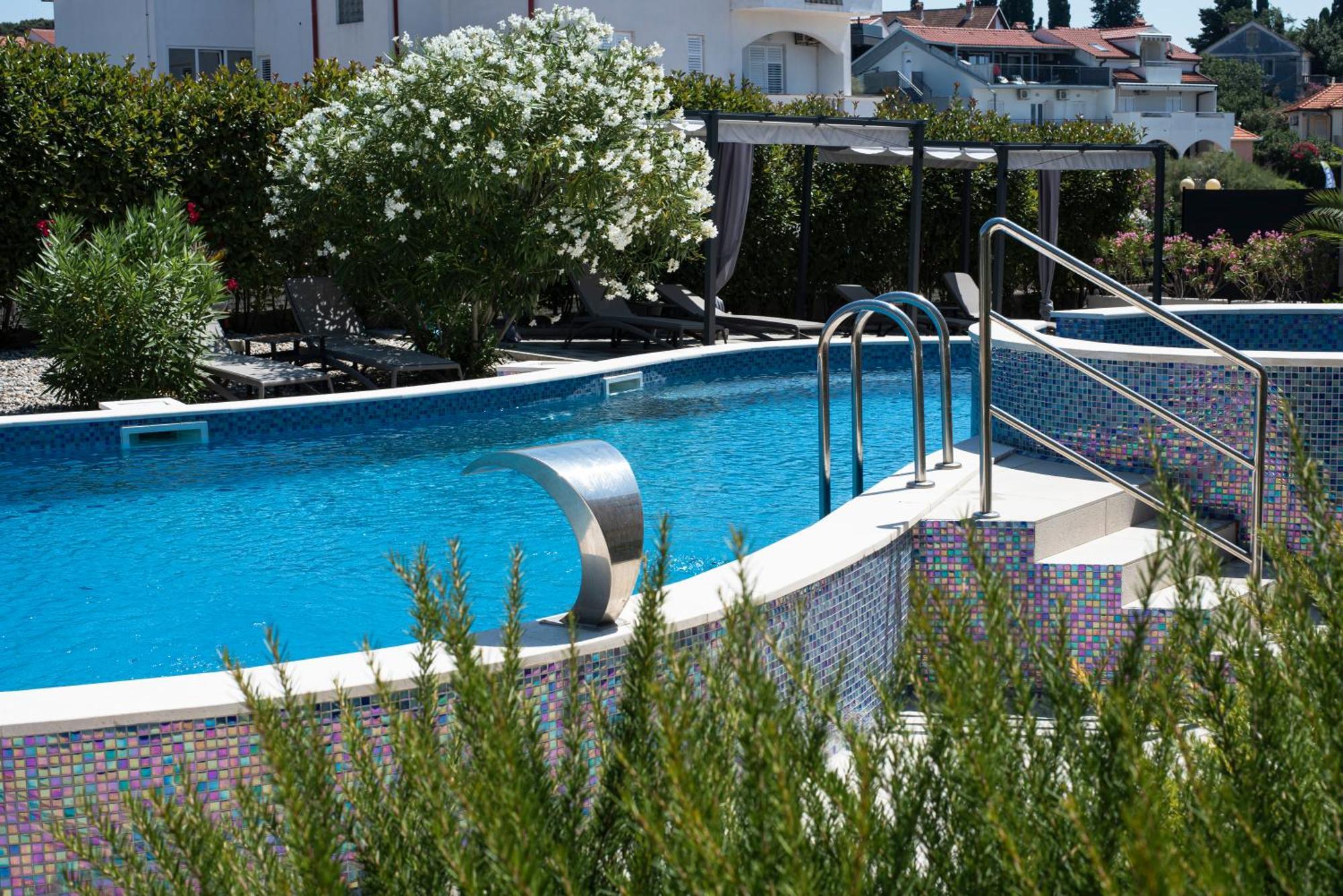 Hotel Petrcane Exterior photo